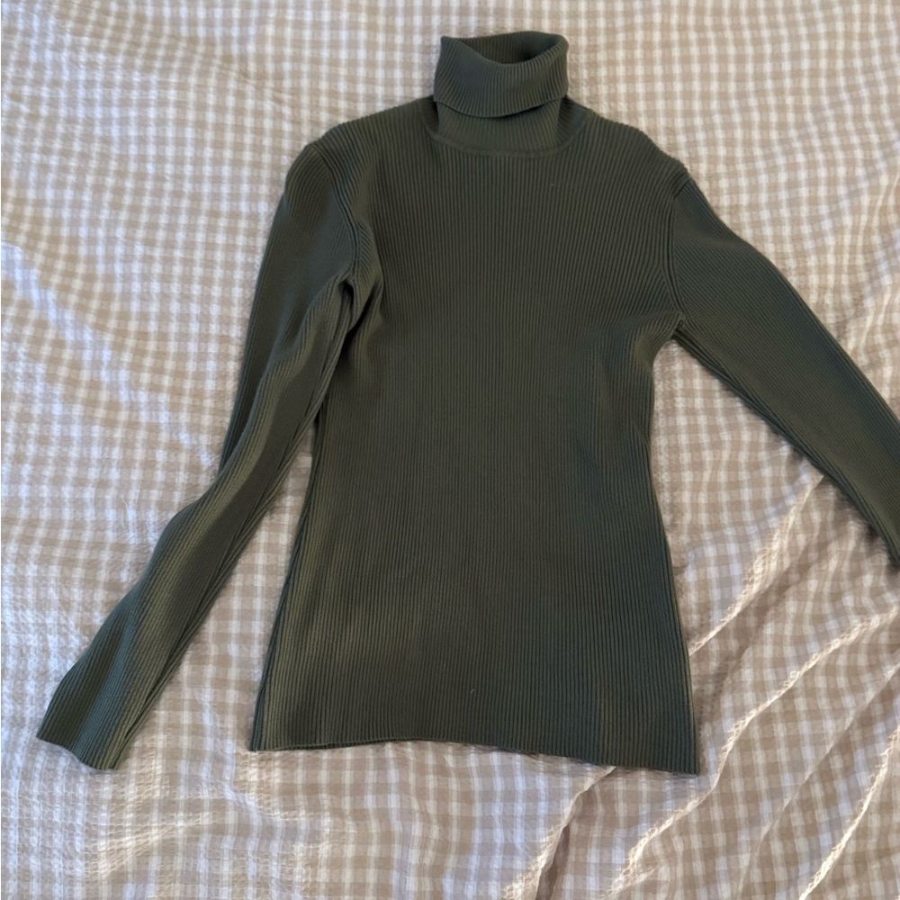 Geoffrey Beene Olive Ribbed Turtleneck